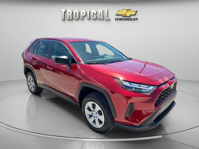 Used 2025  Toyota LE image 7