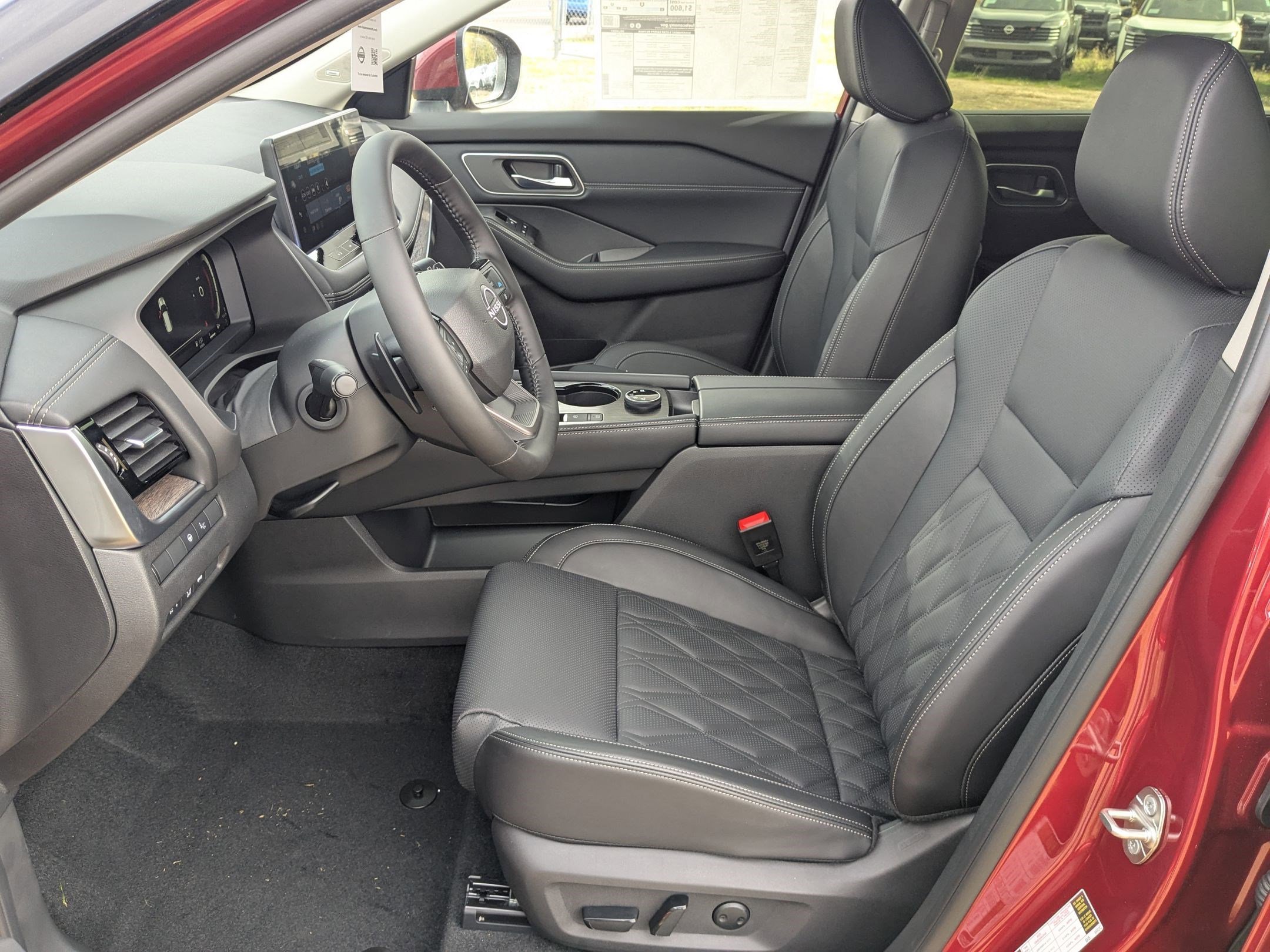 2026 Nissan Rogue Platinum - Photo 14