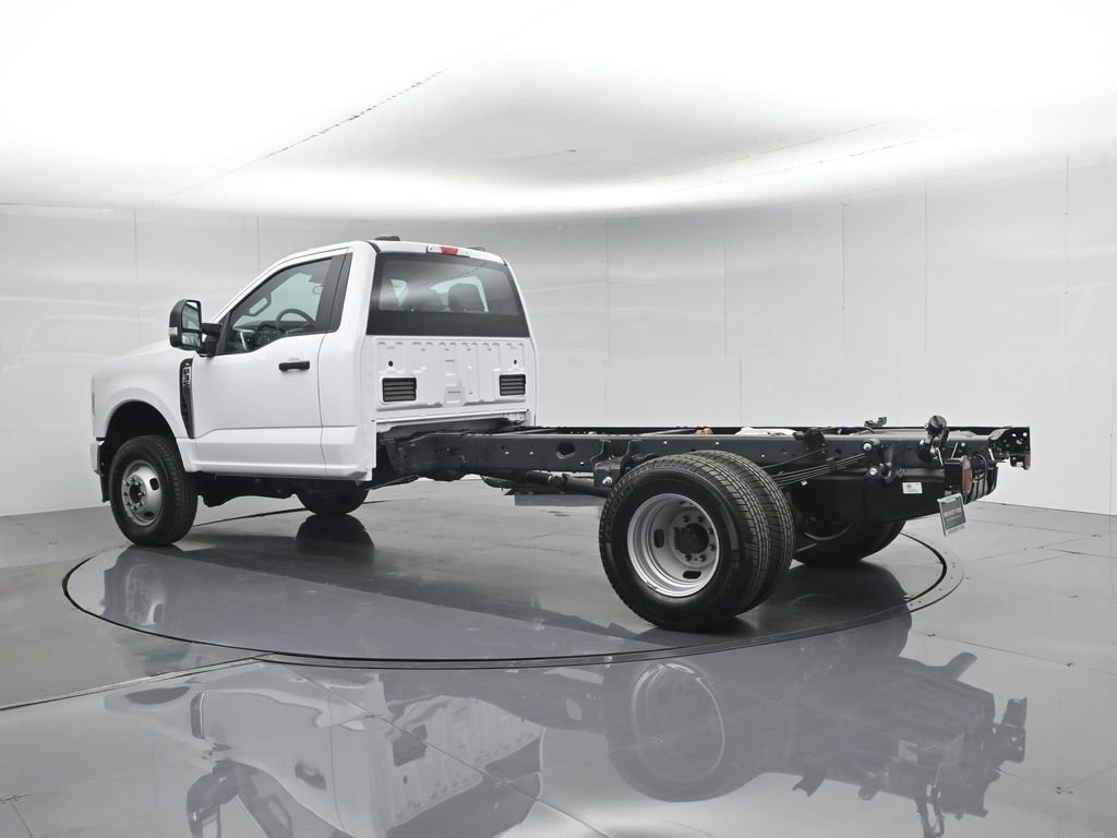 New 2026 Oxford White Ford XL image 6