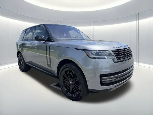 Used 2023 Eiger Gray Metallic Land Rover SE image 6