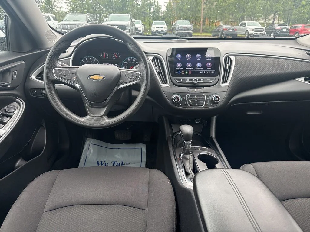 Used 2025 White Chevrolet LT image 3
