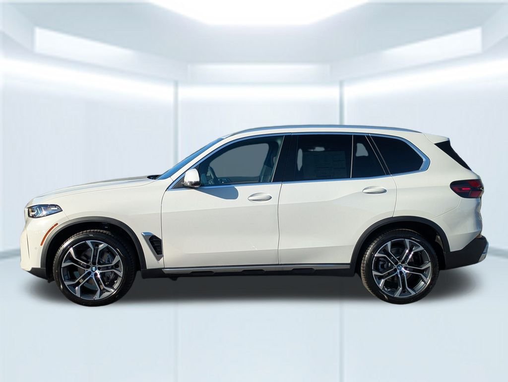 New 2026 Alpine White BMW sDrive40i image 2