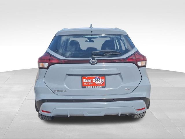Used 2024 Gray Nissan SV image 7