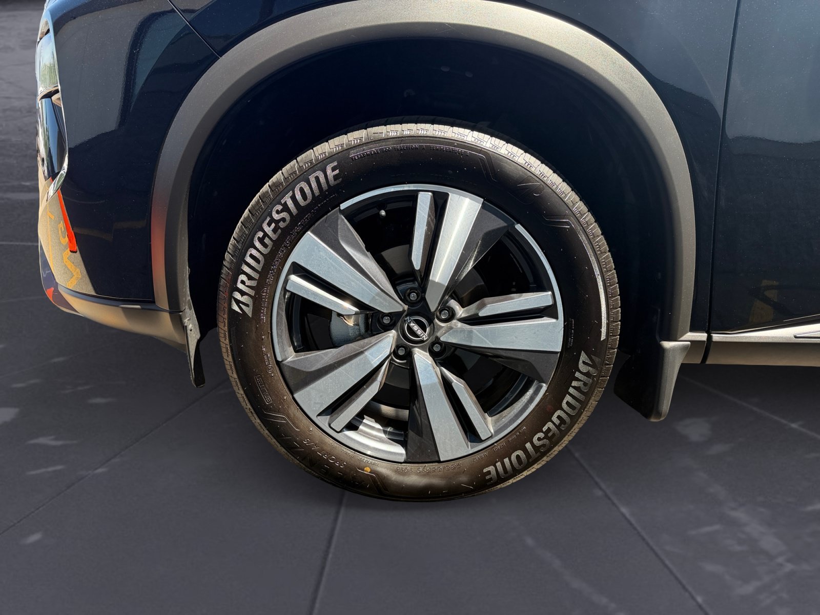 Used 2025 Super Black Nissan SL image 45