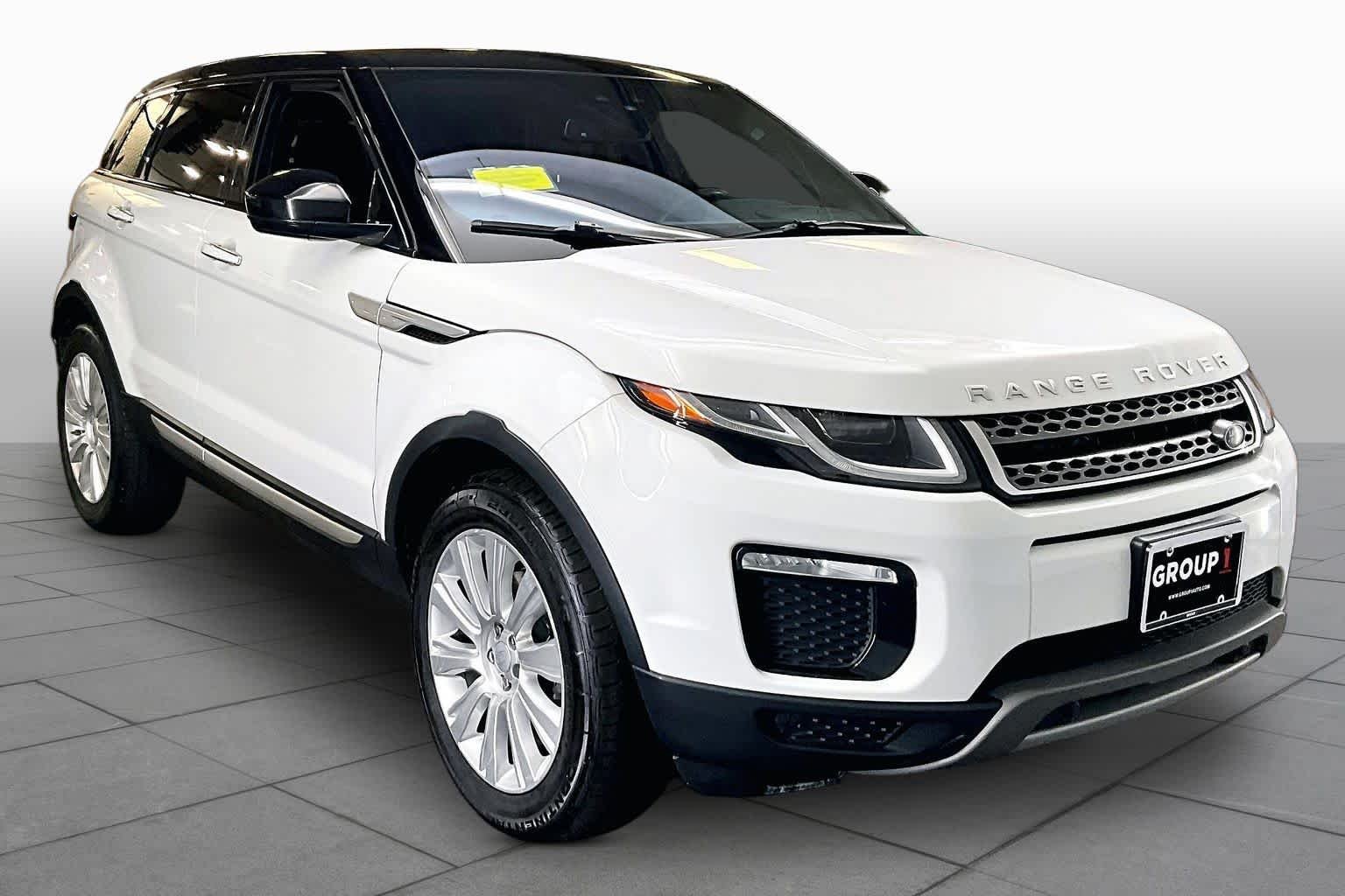 Used 2018 Fuji White Land Rover HSE image 3