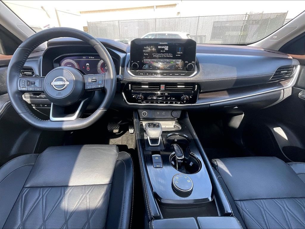 Used 2023 White Nissan Platinum image 21