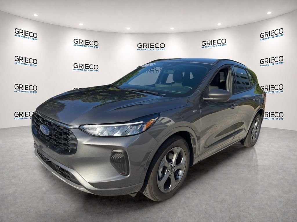 Used 2024 Gray Ford ST-Line image 3