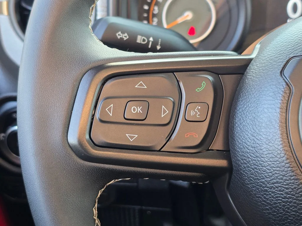 Used 2025 Red Jeep Sport S image 25