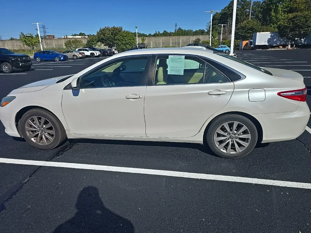 Used 2017 White Toyota XLE image 8
