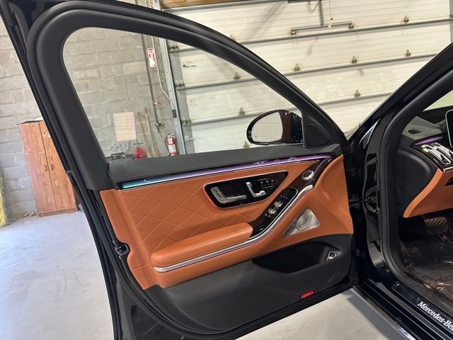 Used 2021 Black Mercedes-Benz S 580 image 11
