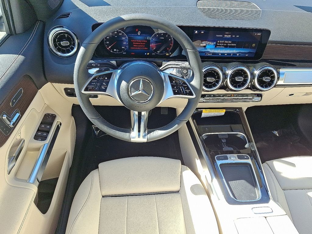 New 2026 Polar White Mercedes-Benz GLB 250 image 8