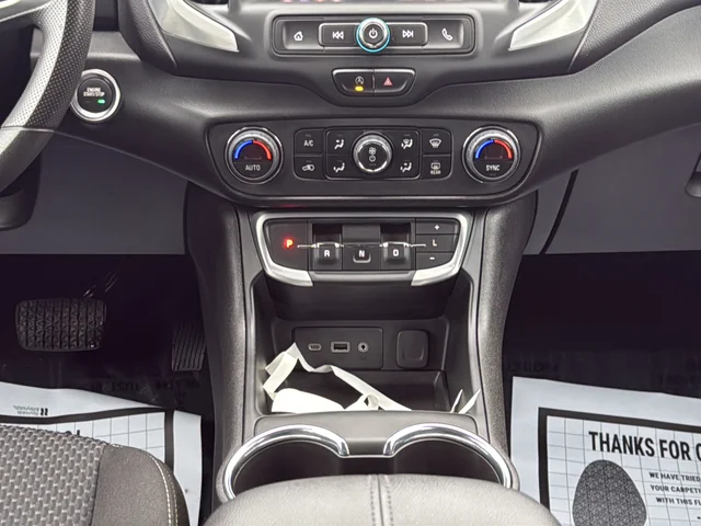 Used 2023 White GMC SLE image 29
