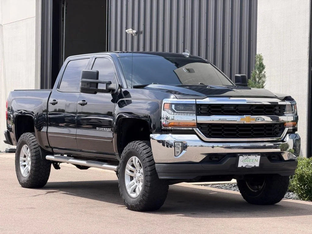 Used 2016 Black Chevrolet LT image 4