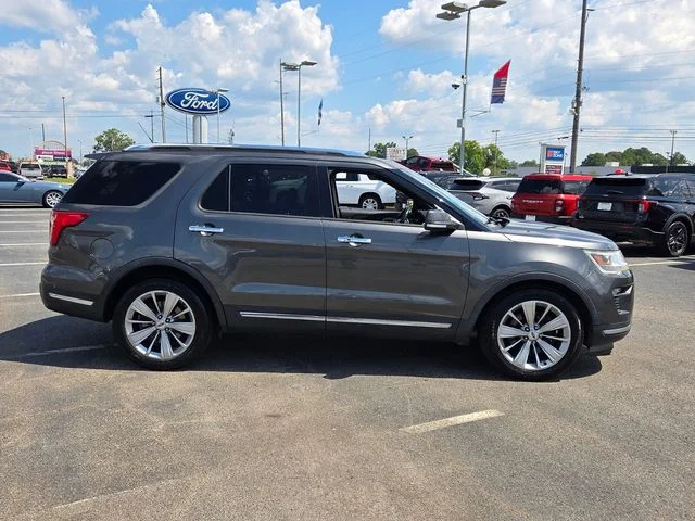 Used 2018 Gray Ford Limited image 9