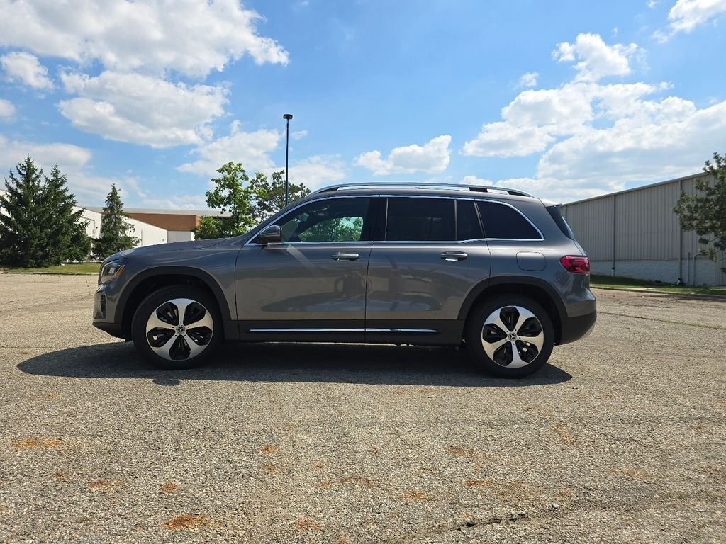 New 2026 Mountain Grey Metallic Mercedes-Benz GLB 250 image 13