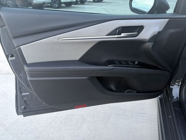 2025 Toyota Camry SE - Photo 9