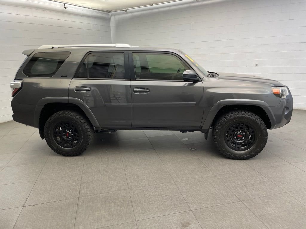 Used 2018 Gray Toyota SR5 image 5