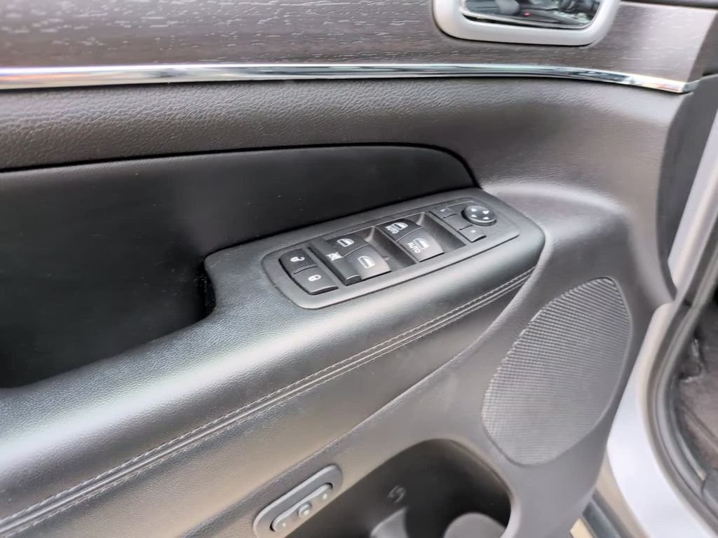 Certified Used 2018 Silver Jeep Limited image 15