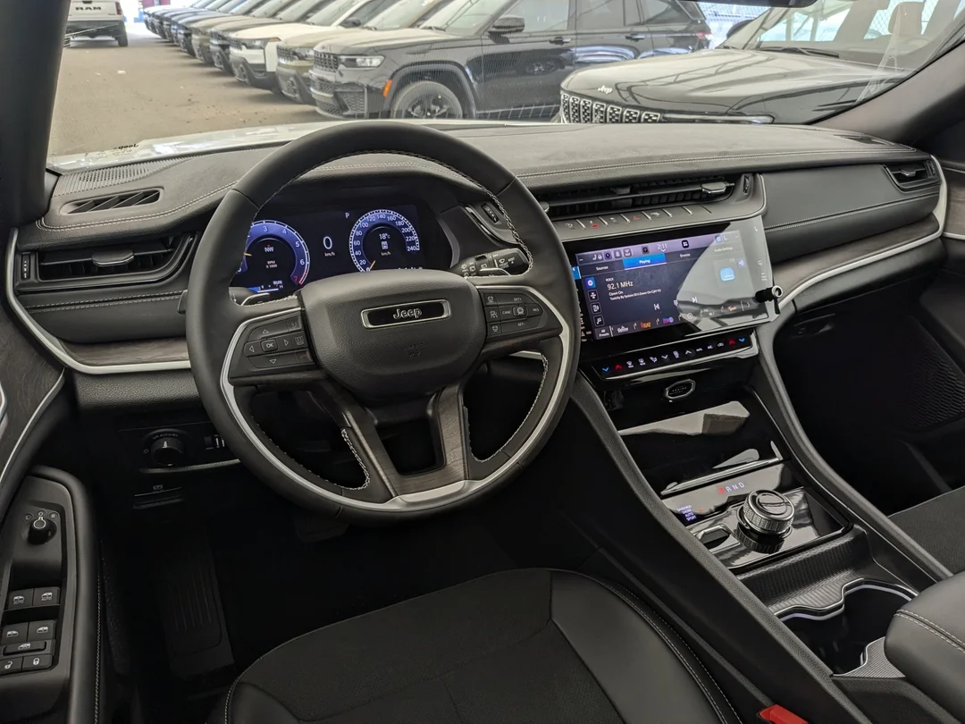 New 2026 White Jeep Altitude - - 4x4 - 20 Gloss Black Wheels - Remote Start - Capri Leatherette & More! image 25
