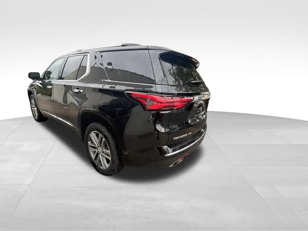 Used 2023 Black Chevrolet High Country image 4