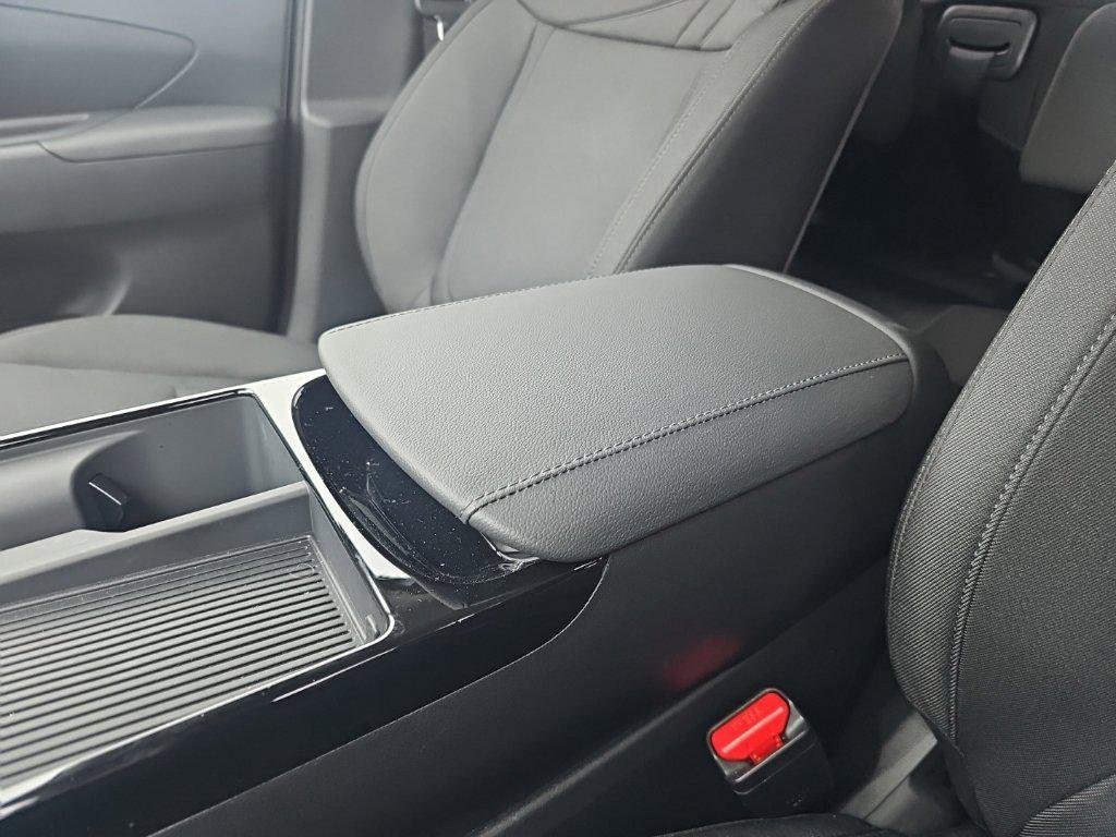 New 2026 White Hyundai SEL AWD image 23
