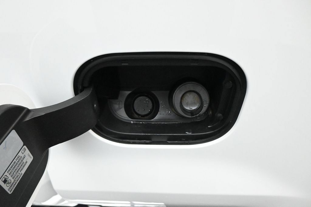 Used 2022 Summit White Chevrolet LTZ image 24