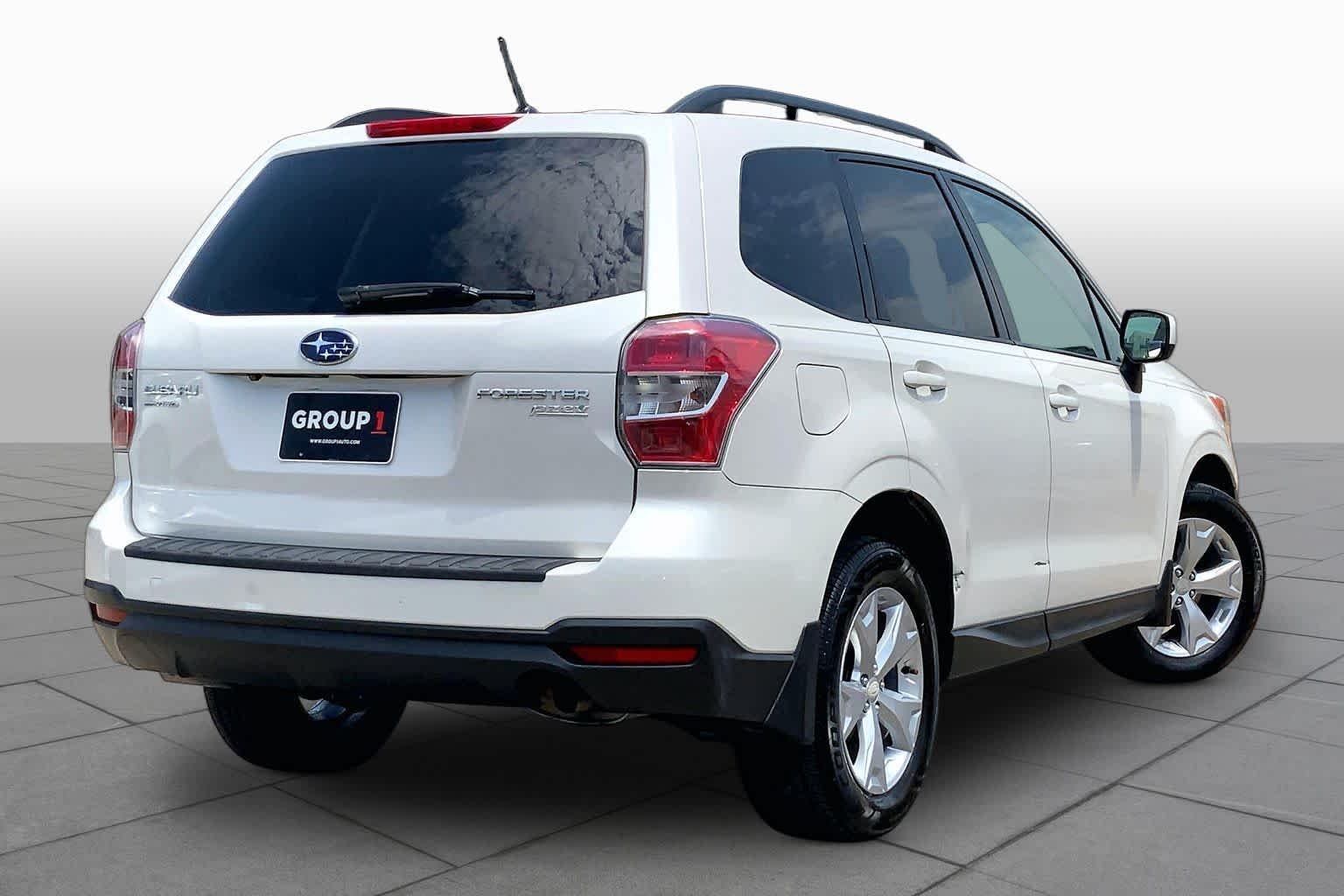 Used 2015 Satin White Pearl Subaru 2.5i Premium image 13