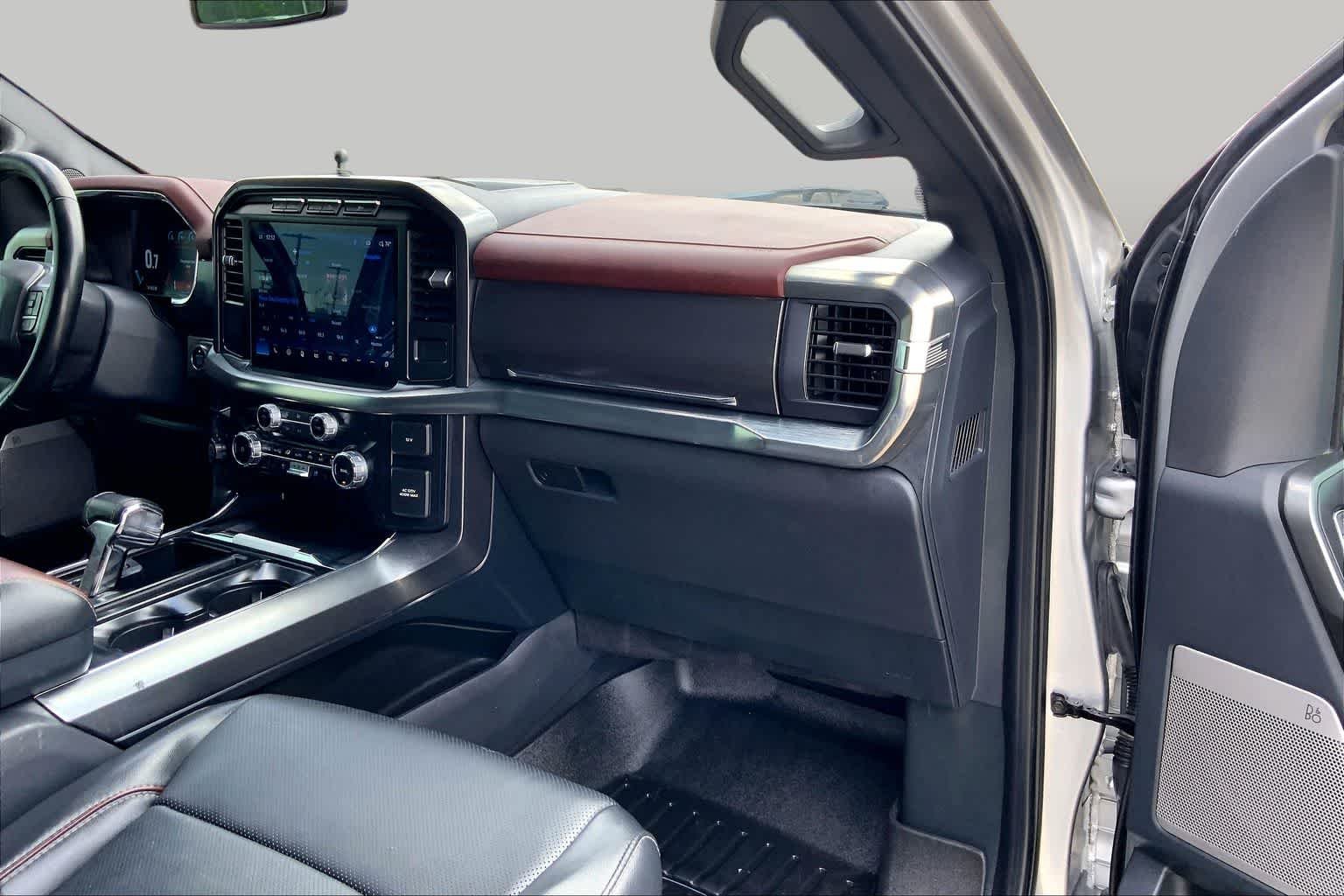 Used 2023 Iconic Silver Metallic Ford LARIAT image 18
