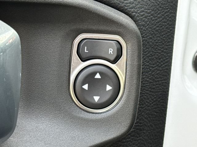 Used 2022 White Jeep Unlimited Sahara Altitude image 21