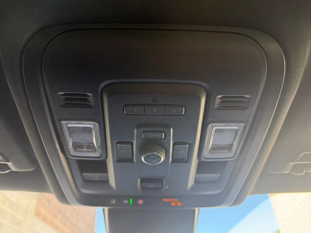 2024 Chevrolet Suburban RST - Photo 32