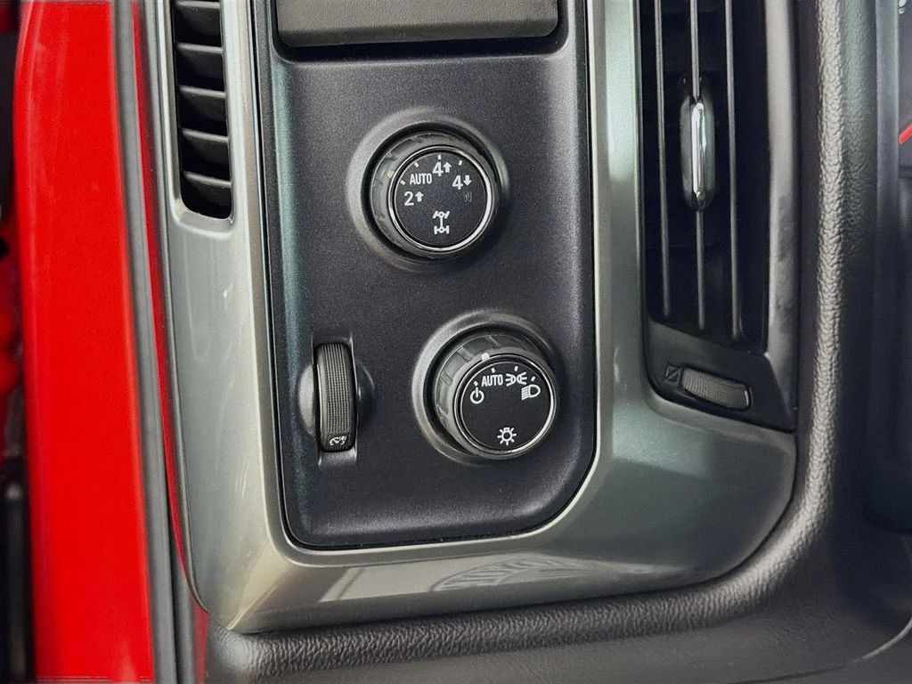 Used 2016 Red Chevrolet LT image 11