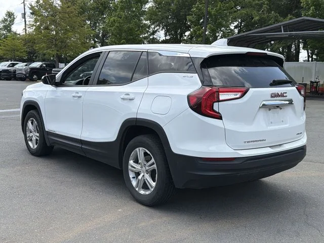 Used 2024 White GMC SLE image 11