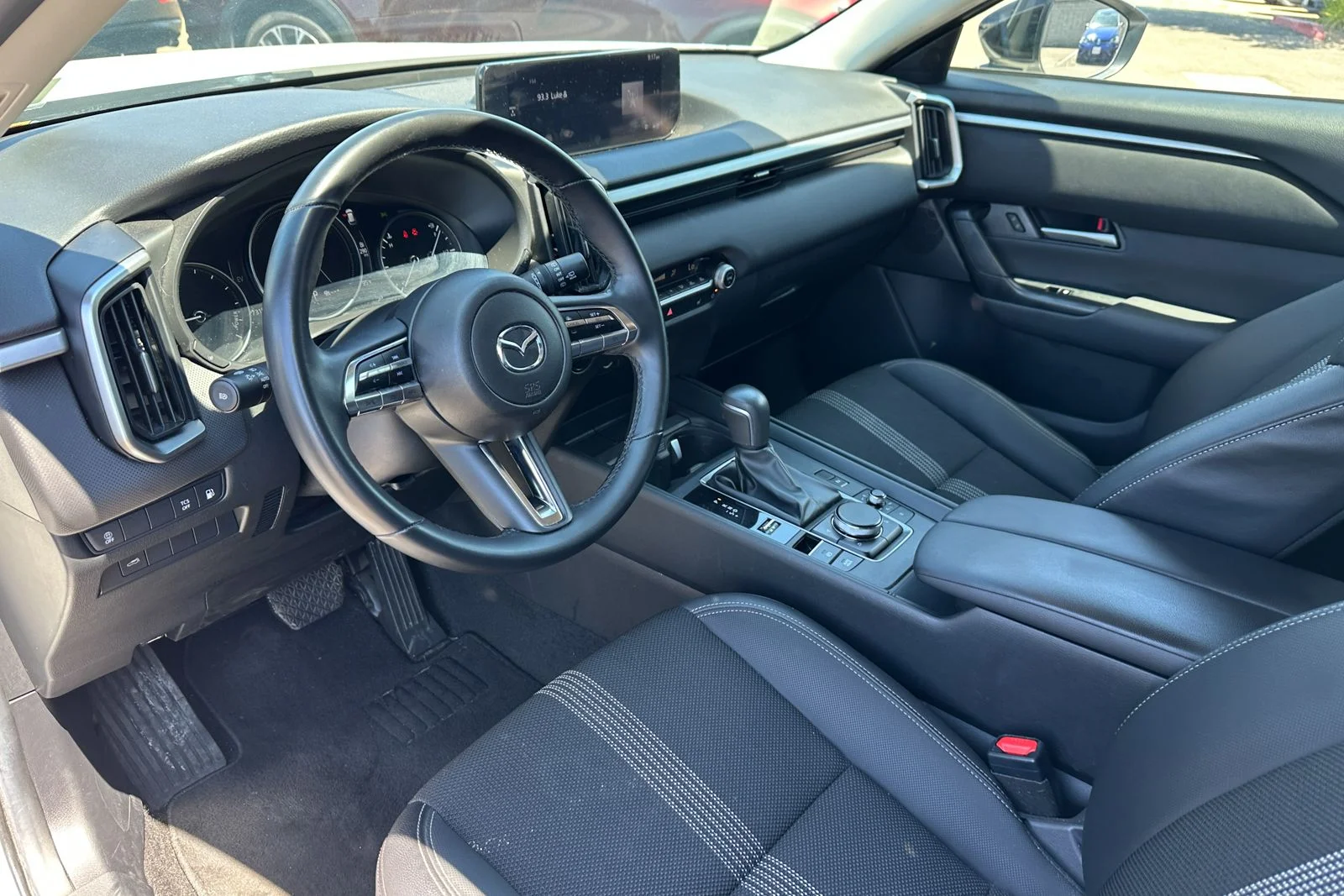 Certified Used 2025 Wind Chill Pearl Mazda Preferred image 11