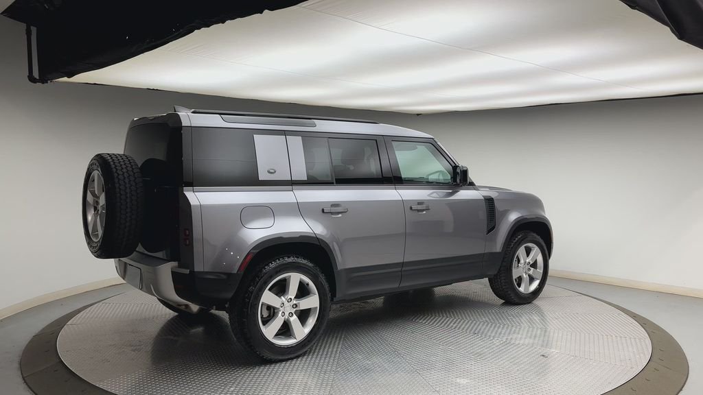Used 2024 Eiger Gray Metallic Land Rover S image 2