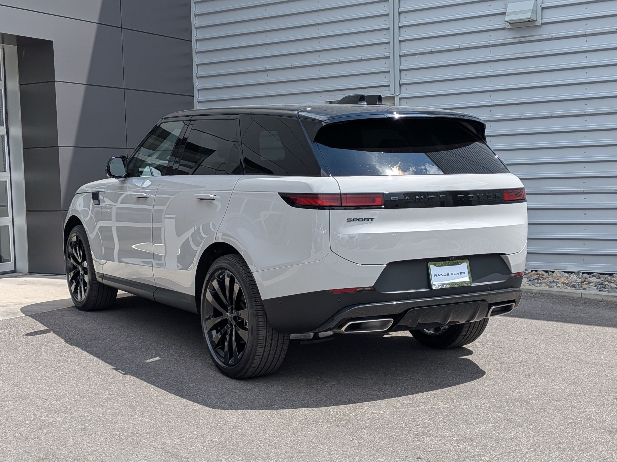 New 2026 Borasco Grey Land Rover P360 SE image 8