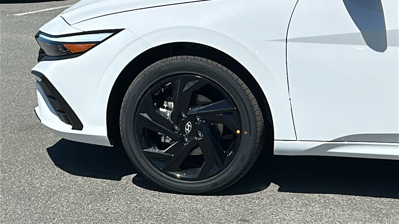 New 2026 Serenity White Hyundai SEL Sport image 9