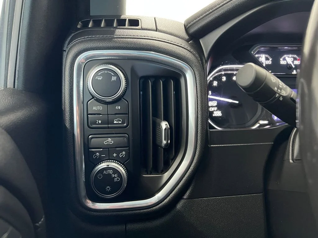 Used 2019 Quicksilver Metallic GMC SLE image 25