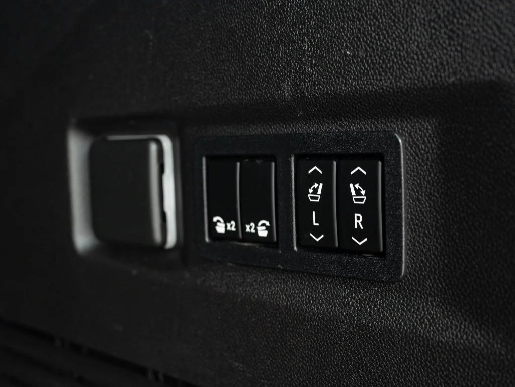 Used 2021 Summit White Chevrolet High Country image 23