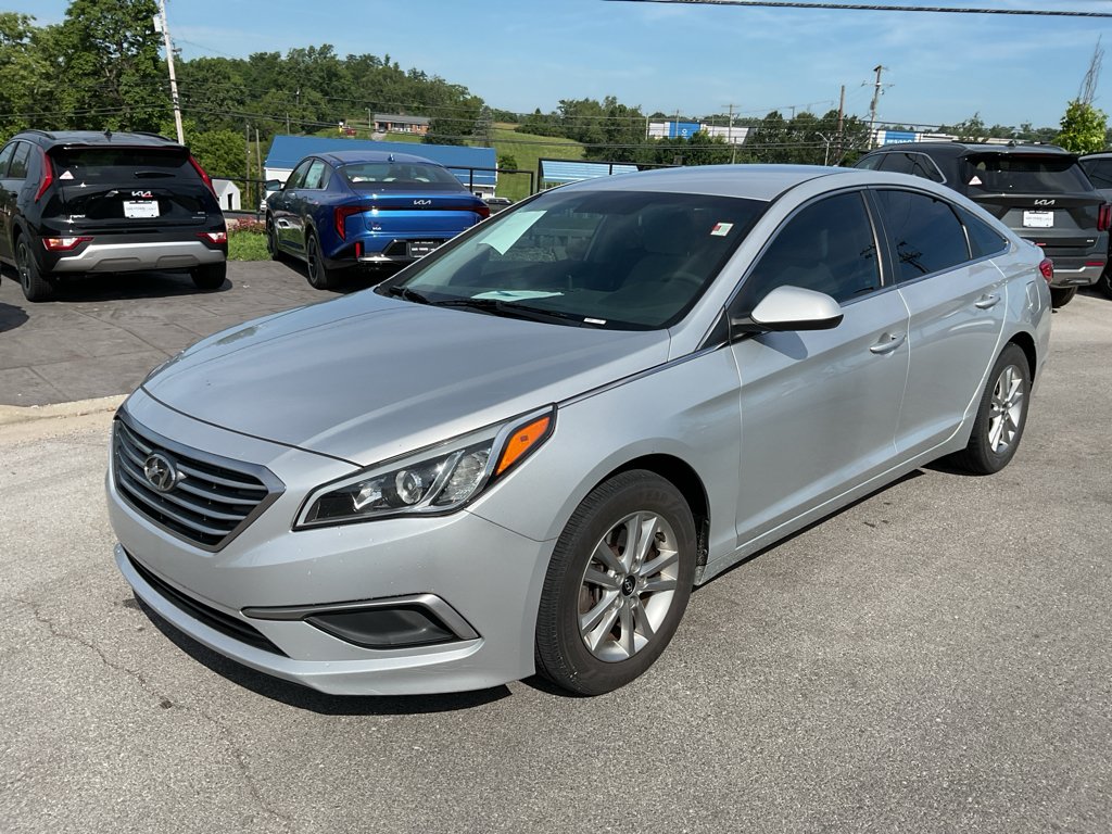 Used 2017 Symphony Silver Hyundai 2.4L image 4