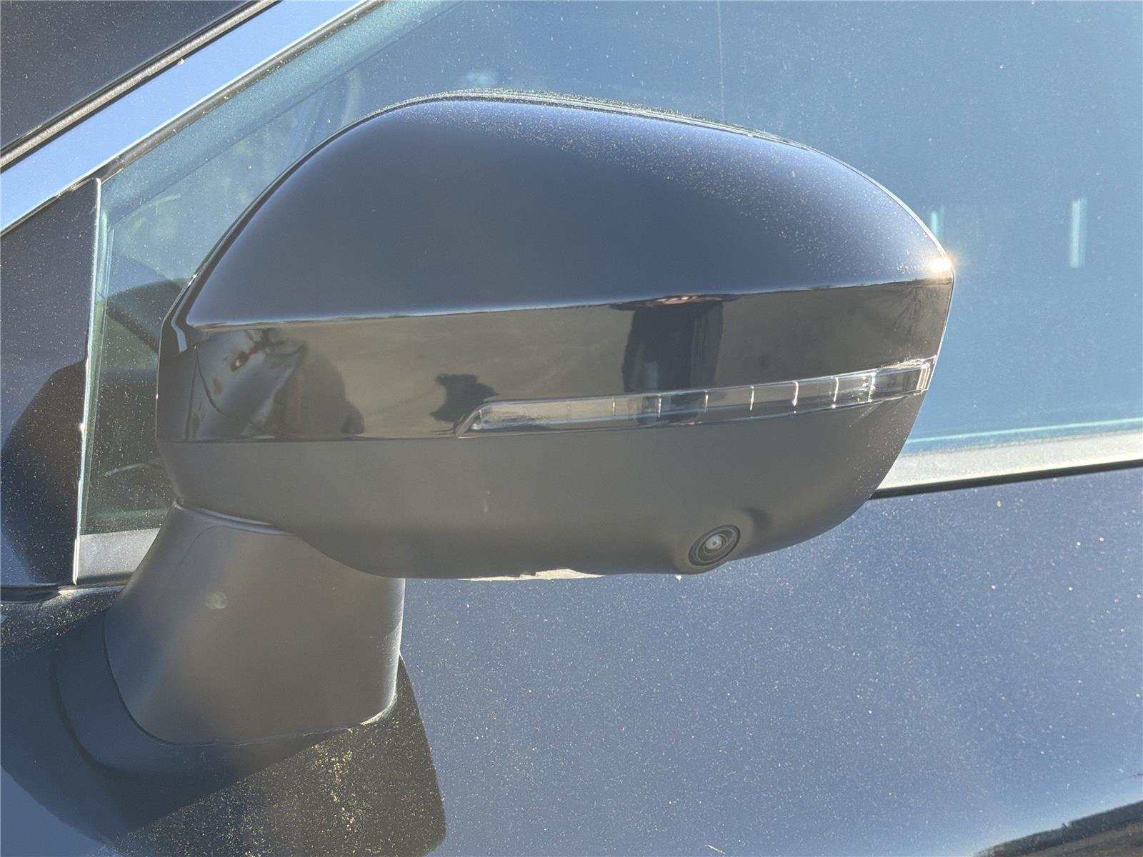 Used 2024 Super Black Nissan SL image 34
