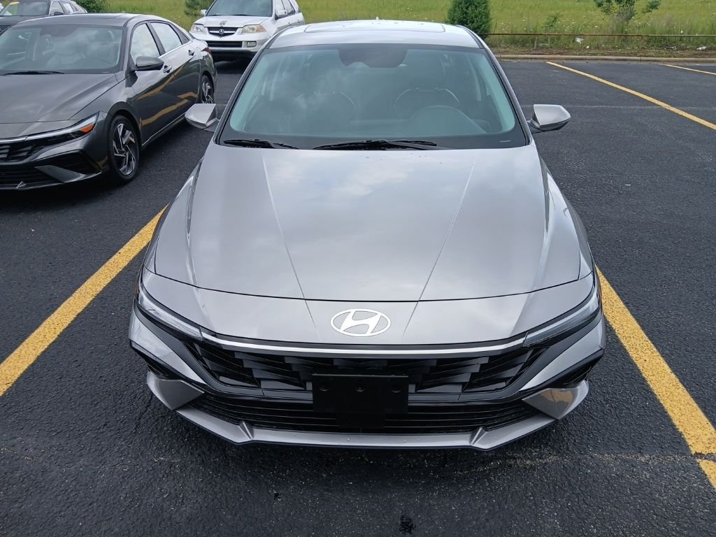 2025 Hyundai Elantra's photo