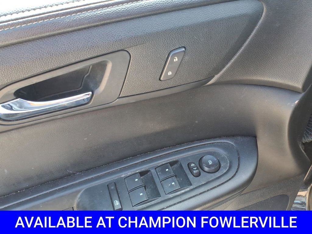 Used 2016 EBONY TWILIGHT METALLIC GMC SLE image 12