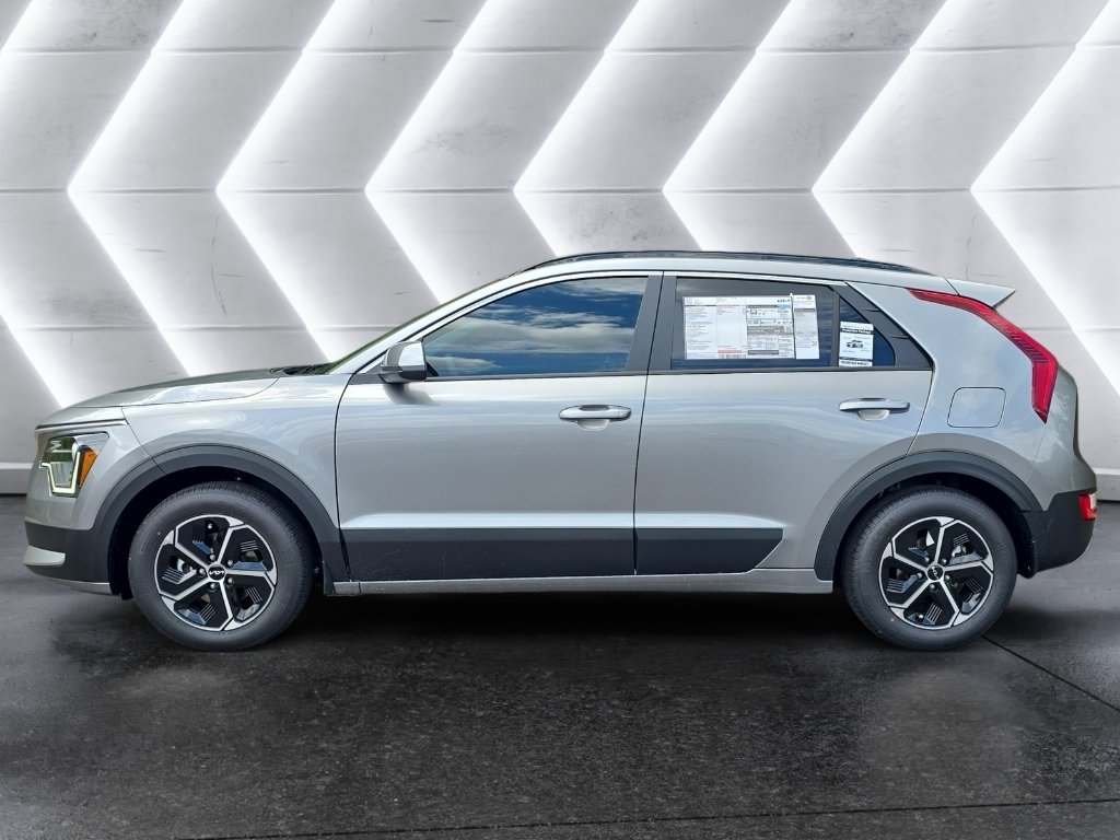 2025 Kia Niro LX - Photo 2