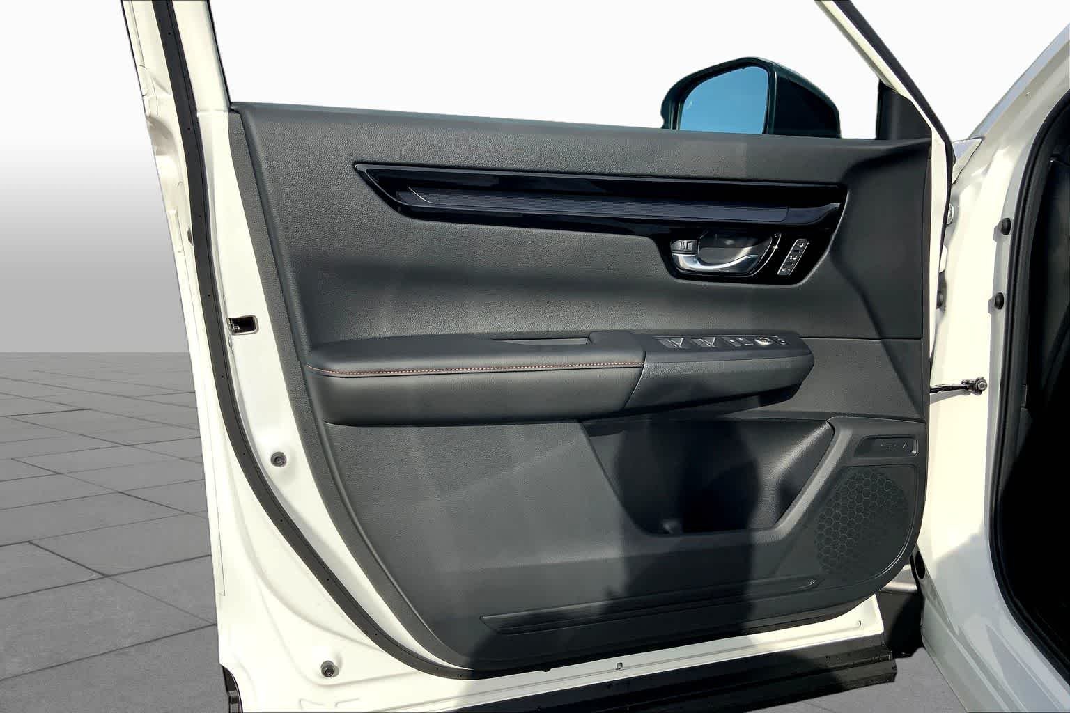 New 2026 Platinum White Pearl Honda AWD Sport Touring Hybrid image 10