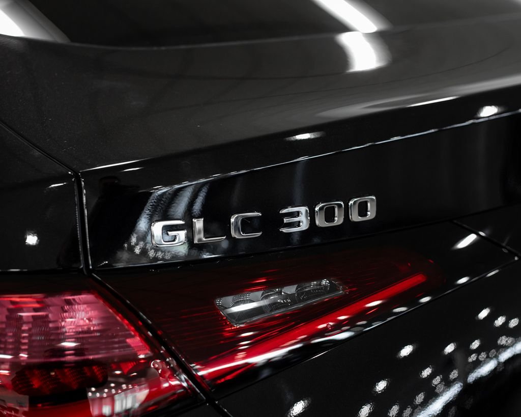New 2026 Obsidian Black Metallic Mercedes-Benz GLC 300 Coupe image 10