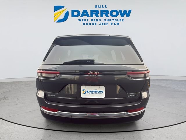 Used 2023 Gray Jeep Laredo image 4