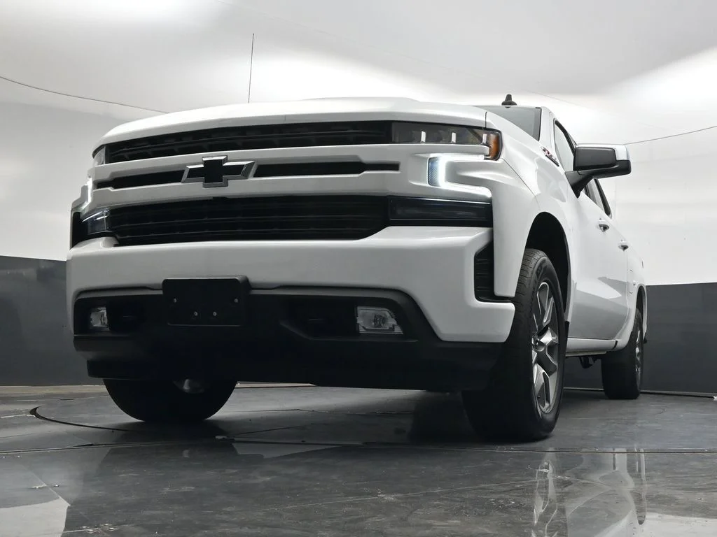 Used 2022 White Chevrolet RST image 48