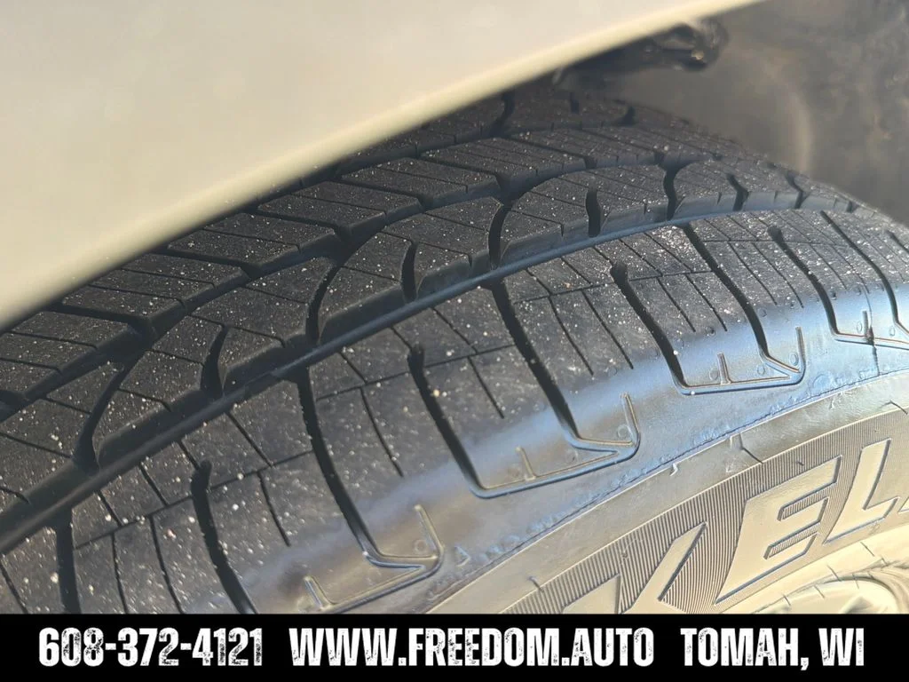 Used 2021 Sonic Silver Metallic Mazda Touring image 27