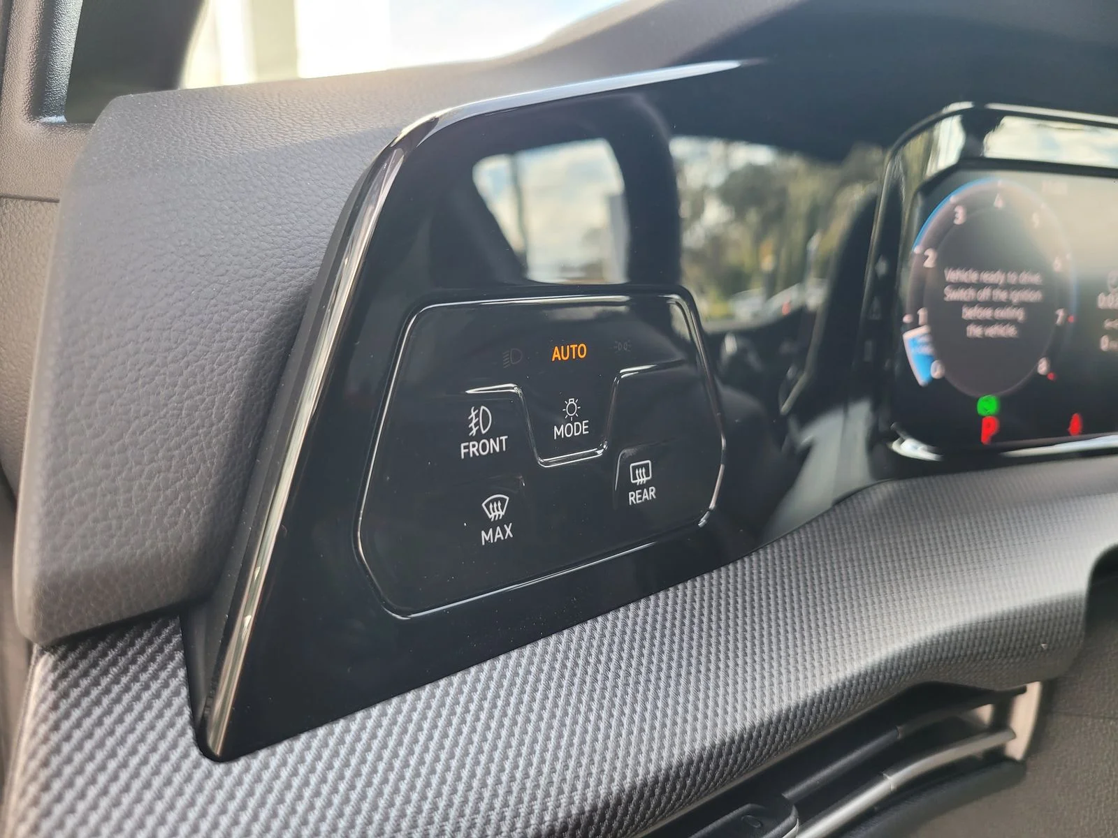 New 2026 Moonstone Gray Volkswagen 2.0T SE image 31