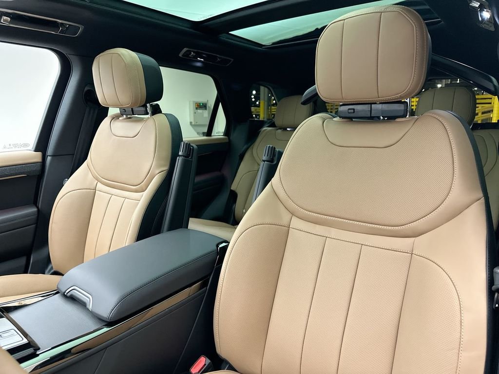 New 2026 Varesine Blue Land Rover Dynamic SE image 10